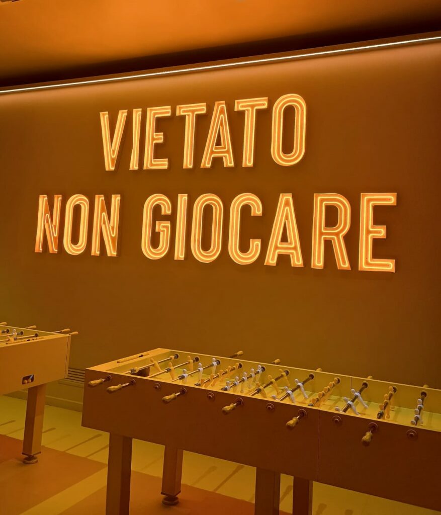 Color Hotel, Game Room. Particolare. Foto di Grazia Merelli