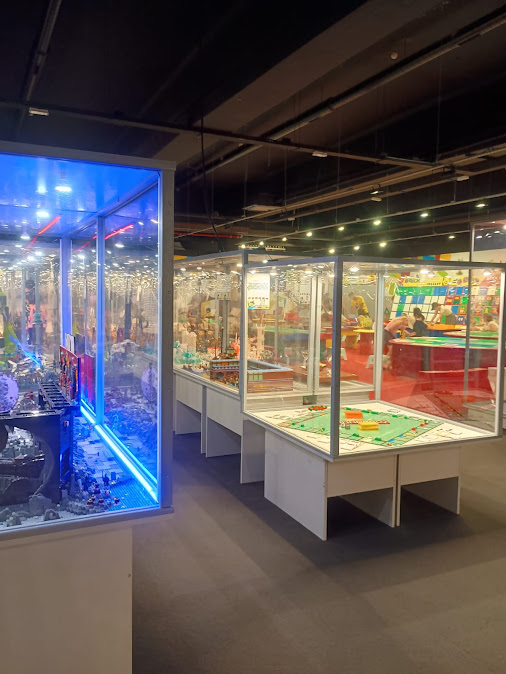 Mostra Lego in via d'Aracoeli, Vetrine. Foto Grazia Merelli