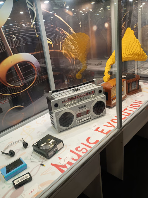 Mostra Lego in via d'Aracoeli, Music Evolution. Foto Grazia Merelli